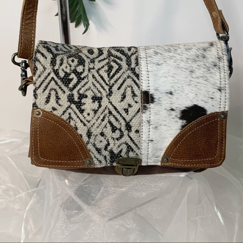 Myra Staggering Across Body Bag Chevron Canvas Bag!